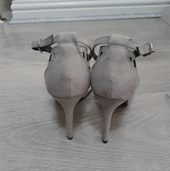 Size 5 high heels - Picture 4 of 5